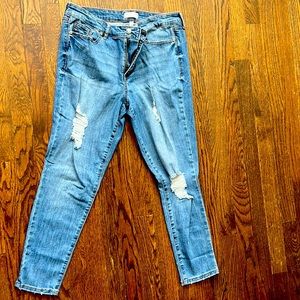 Sofia Vergara’s Skinny Ankle Distressed Jeans